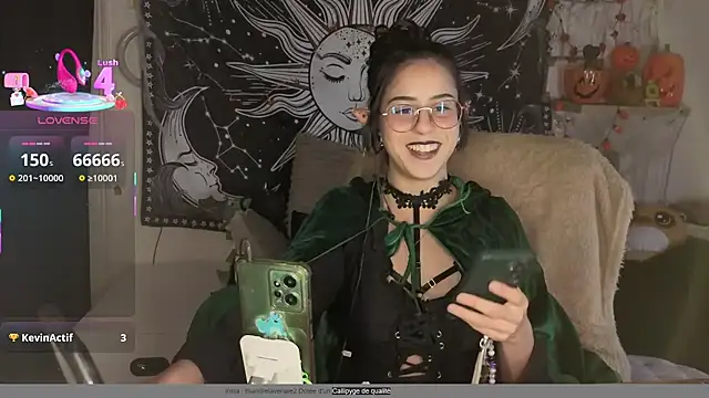 Snapshot of LisandreLaVenale chatting on 10/10/25, 10:32 LisandreLaVenale online show from 10/10/25, 10:32
