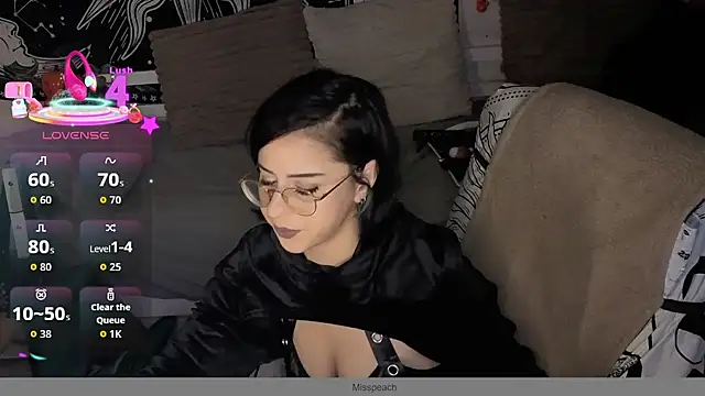 LisandreLaVenale online show from 11/15/25, 11:31