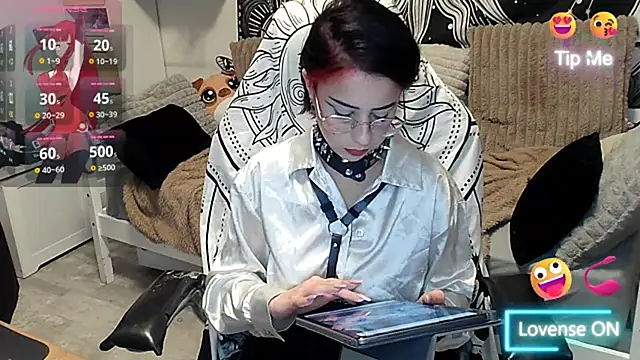 Snapshot of LisandreLaVenale chatting on 02/24/25, 09:20 LisandreLaVenale online show from 02/24/25, 09:20