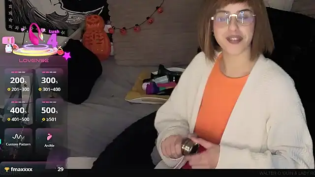 LisandreLaVenale online show from 10/31/25, 11:33