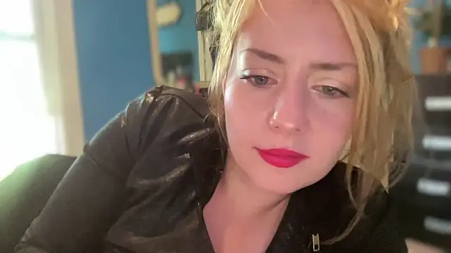 SkarlettRose96 online show from 10/02/25, 03:37