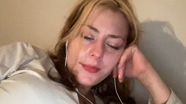 SkarlettRose96 online show from 10/15/25, 04:11