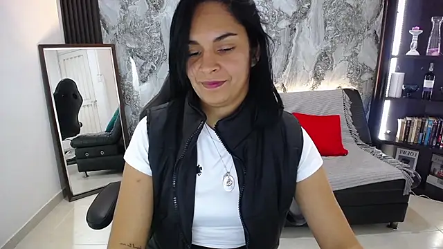 Carlota milf 30 online show from 10/19/25, 02:20