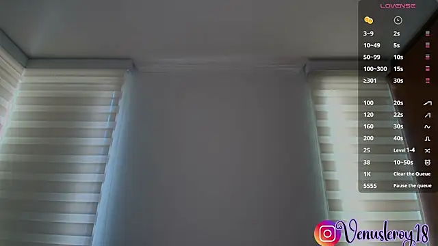 venusleroy  online show from 11/02/25, 07:52