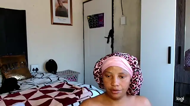 quenliyasa online show from 10/21/25, 08:47