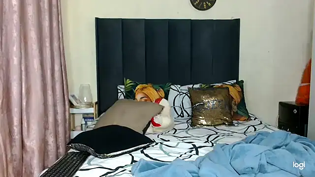 quenliyasa online show from 01/11/26, 09:11