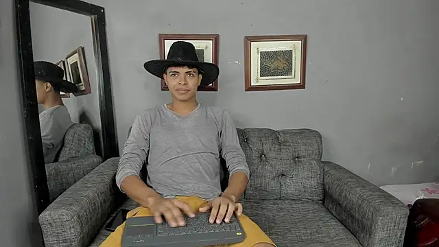 dafnezahiraa  online show from 12/09/24, 08:33