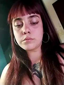 Snapshot of lucylovles chatting on 11/17/25, 01:20 lucylovles online show from 11/17/25, 01:20