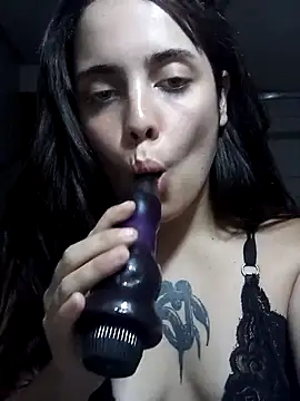 Snapshot of lucylovles chatting on 02/01/25, 08:39 lucylovles online show from 02/01/25, 08:39