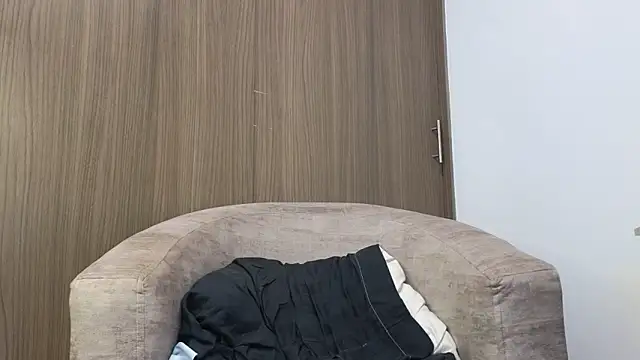 Scarlett is here online show from 11/09/25, 01:53