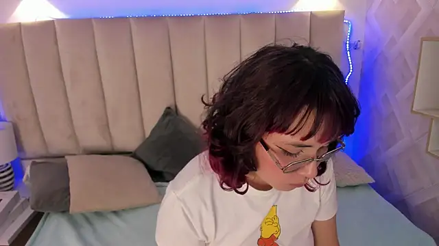 Snapshot of Haru_Bonny chatting on 12/19/25, 08:22 Haru Bonny online show from 12/19/25, 08:22