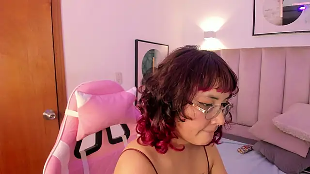 Snapshot of Haru_Bonny chatting on 12/14/25, 08:09 Haru Bonny online show from 12/14/25, 08:09