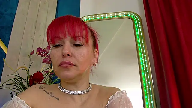 Foxxxy MILF online show from 03/10/26, 05:00