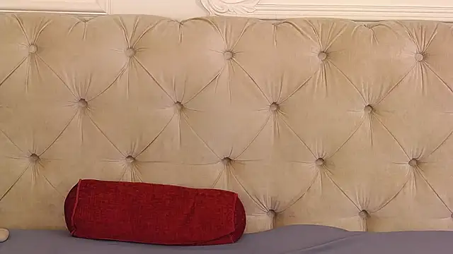 Snapshot of SarahLynz chatting on 02/18/25, 10:27 SarahLynz online show from 02/18/25, 10:27