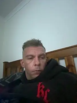 Snapshot of aus_guy93 chatting on 05/10/26, 04:20 aus guy93 online show from 05/10/26, 04:20