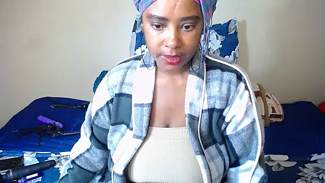 2Sweetysmile online show from 10/28/25, 09:47