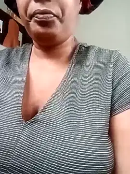 2Sweetysmile online show from 04/07/26, 10:17