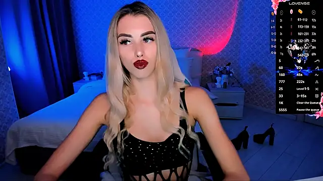 Snapshot of Emilia_Klar chatting on 09/11/25, 08:03 Emilia Klar online show from 09/11/25, 08:03