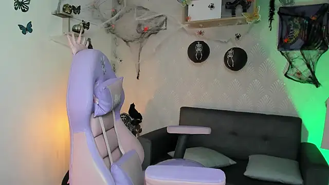 Alaia Love77 online show from 10/19/25, 11:07