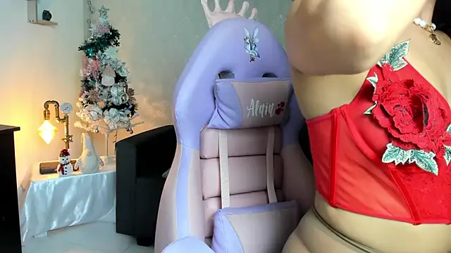 Alaia Love77 online show from 12/22/25, 10:43