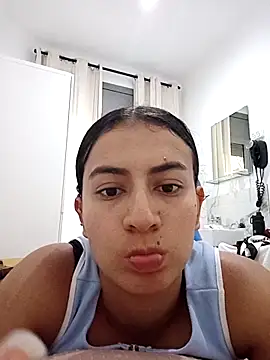 Snapshot of Alaia_Love77 chatting on 05/22/26, 04:38 Alaia Love77 online show from 05/22/26, 04:38