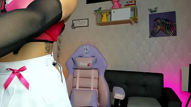 Alaia Love77 online show from 11/15/25, 04:33