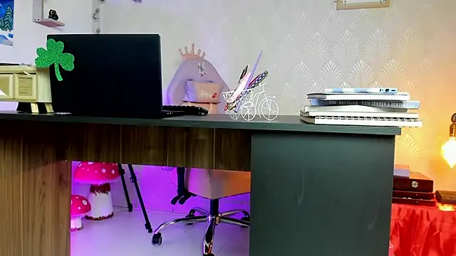 Alaia Love77 online show from 03/31/26, 09:17