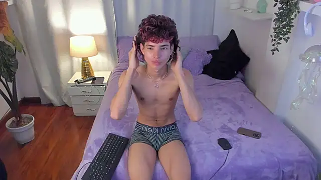 Snapshot of santy-kitty chatting on 03/26/26, 01:37 santy-kitty online show from 03/26/26, 01:37