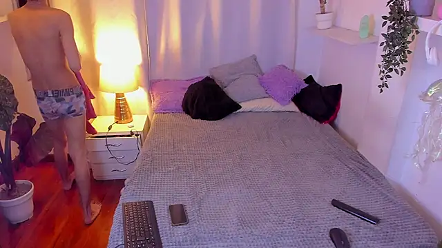 Snapshot of santy-kitty chatting on 03/28/26, 02:12 santy-kitty online show from 03/28/26, 02:12