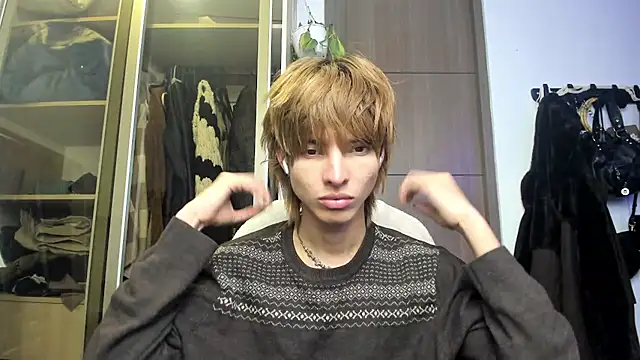 Snapshot of santy-kitty chatting on 03/04/25, 02:49 santy-kitty online show from 03/04/25, 02:49