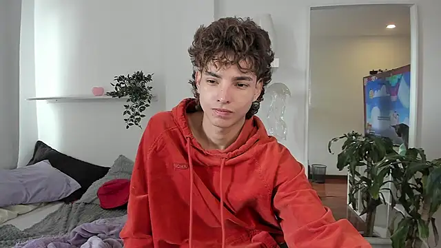 Snapshot of santy-kitty chatting on 01/12/26, 05:09 santy-kitty online show from 01/12/26, 05:09