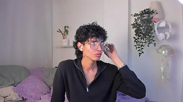 Snapshot of santy-kitty chatting on 02/15/26, 11:58 santy-kitty online show from 02/15/26, 11:58