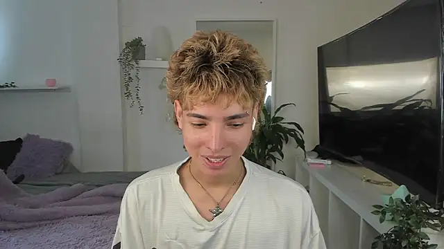 santy-kitty online show from 10/30/25, 06:05