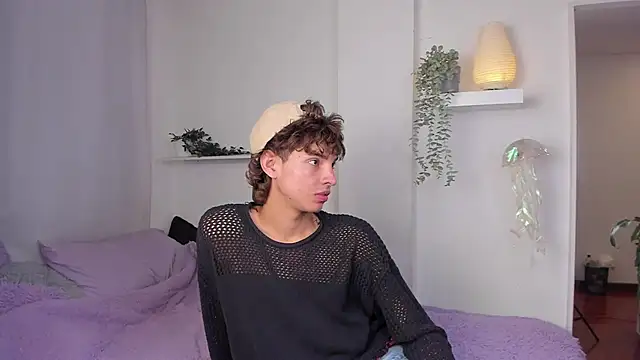 Snapshot of santy-kitty chatting on 01/15/26, 01:42 santy-kitty online show from 01/15/26, 01:42