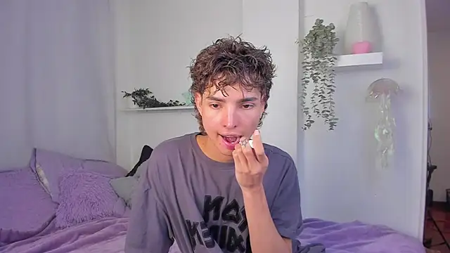 Snapshot of santy-kitty chatting on 01/18/26, 01:09 santy-kitty online show from 01/18/26, 01:09