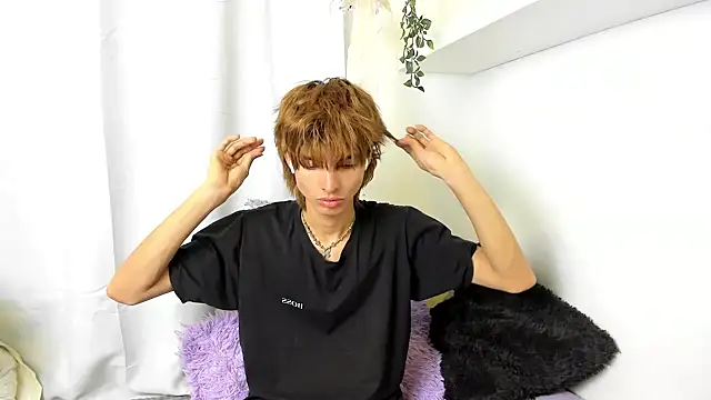 Snapshot of santy-kitty chatting on 02/16/25, 10:11 santy-kitty online show from 02/16/25, 10:11