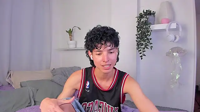 Snapshot of santy-kitty chatting on 02/03/26, 02:53 santy-kitty online show from 02/03/26, 02:53