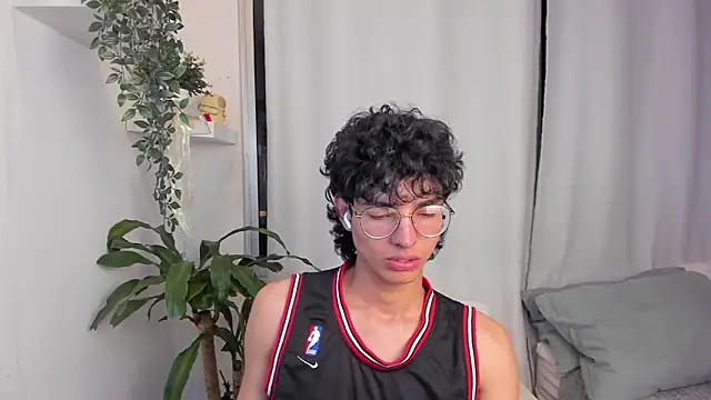 Snapshot of santy-kitty chatting on 02/19/26, 03:25 santy-kitty online show from 02/19/26, 03:25