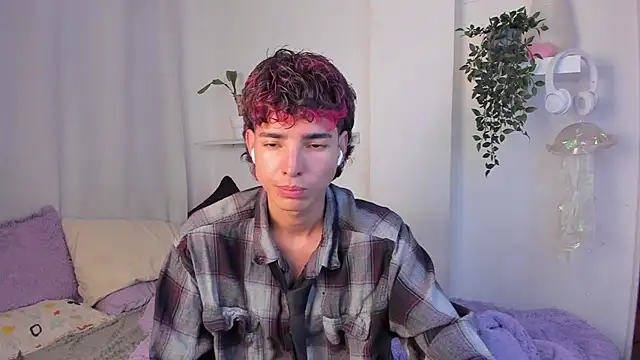 Snapshot of santy-kitty chatting on 02/26/26, 12:43 santy-kitty online show from 02/26/26, 12:43