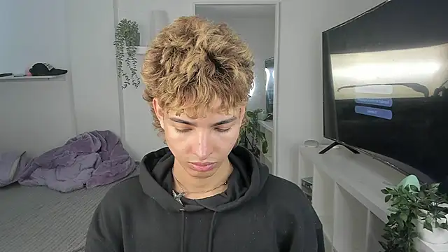 santy-kitty online show from 11/06/25, 07:51