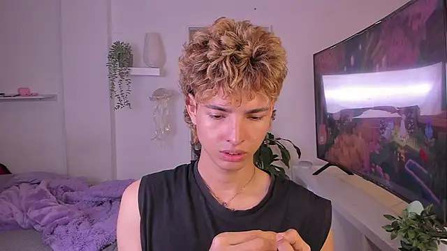 santy-kitty online show from 11/10/25, 01:21