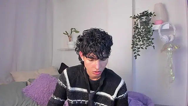 Snapshot of santy-kitty chatting on 02/12/26, 01:16 santy-kitty online show from 02/12/26, 01:16