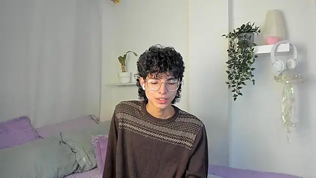 Snapshot of santy-kitty chatting on 02/17/26, 12:41 santy-kitty online show from 02/17/26, 12:41