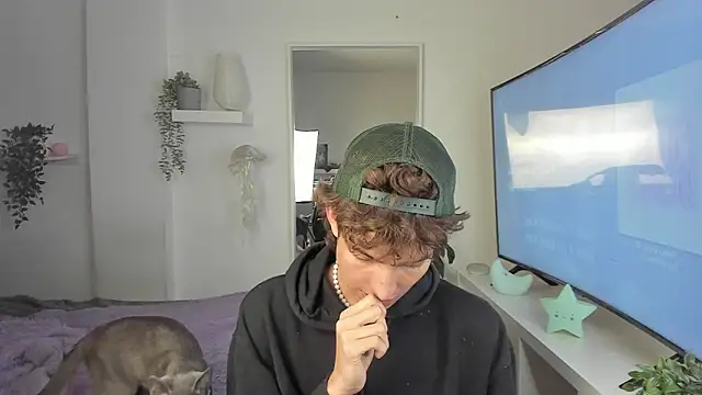 santy-kitty online show from 12/05/25, 02:32