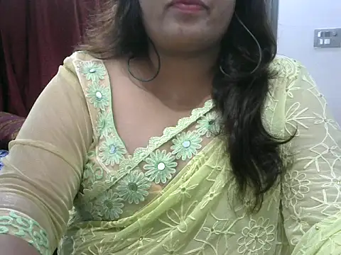 Snapshot of Kaira121 chatting on 11/13/25, 06:12 Kaira121 online show from 11/13/25, 06:12