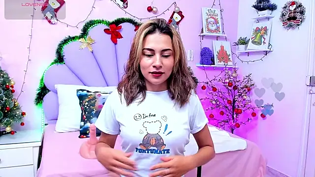 Snapshot of HannaPretthy chatting on 11/20/25, 11:33 HannaPretthy online show from 11/20/25, 11:33