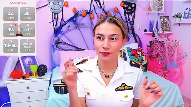 Snapshot of HannaPretthy chatting on 10/30/25, 11:30 HannaPretthy online show from 10/30/25, 11:30