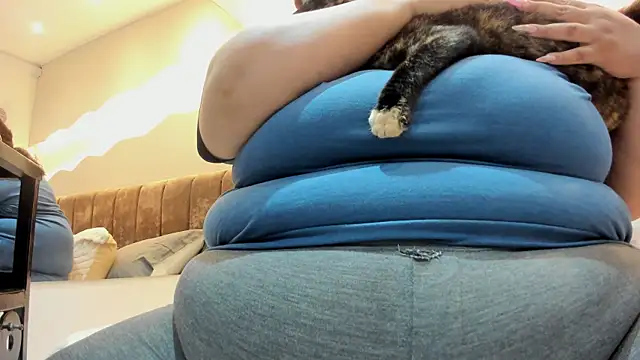 Snapshot of Alisson_am chatting on 11/21/25, 11:20 Alisson am online show from 11/21/25, 11:20