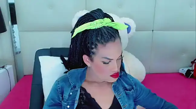 NathaliaCross online show from 02/25/25, 06:01