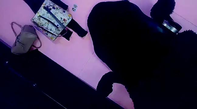 Snapshot of franchescasecrett chatting on 01/18/25, 10:17 franchescasecrett online show from 01/18/25, 10:17